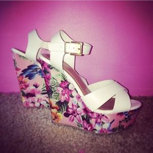 🌺🌸 Floral Wedges 🌺🌸